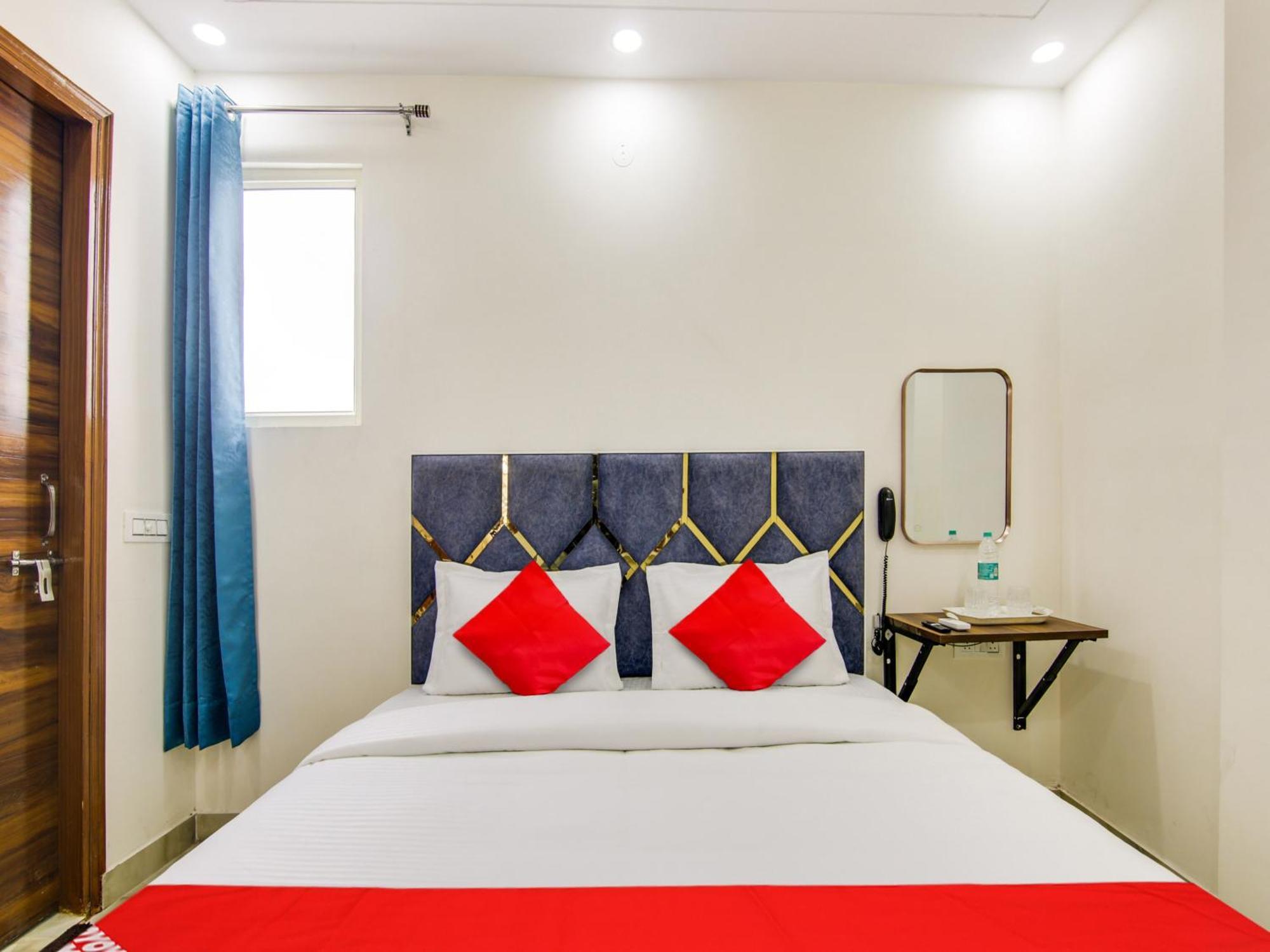 Hotel O Ar Residency Delhi  Exteriör bild