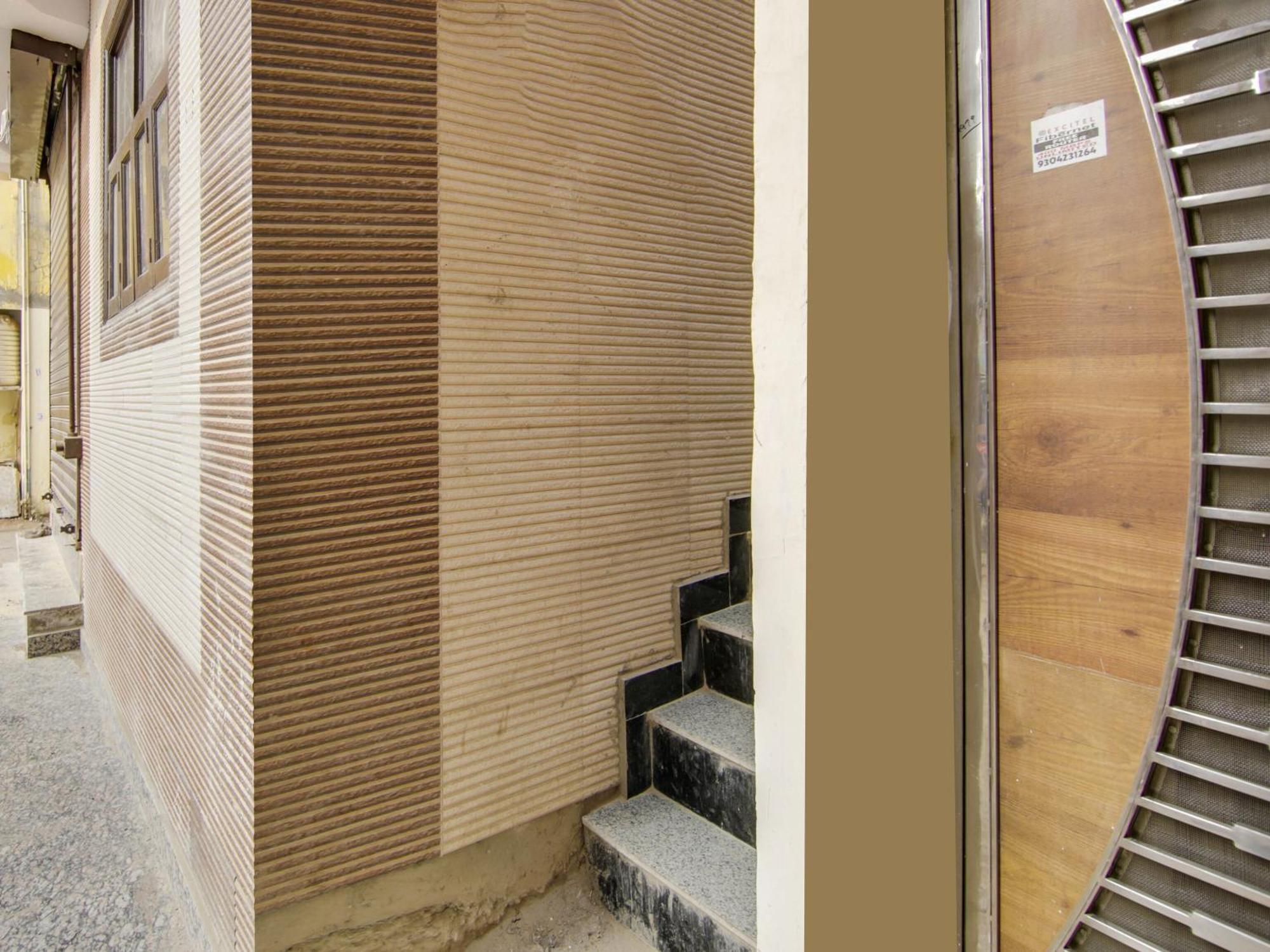 Hotel O Ar Residency Delhi  Exteriör bild