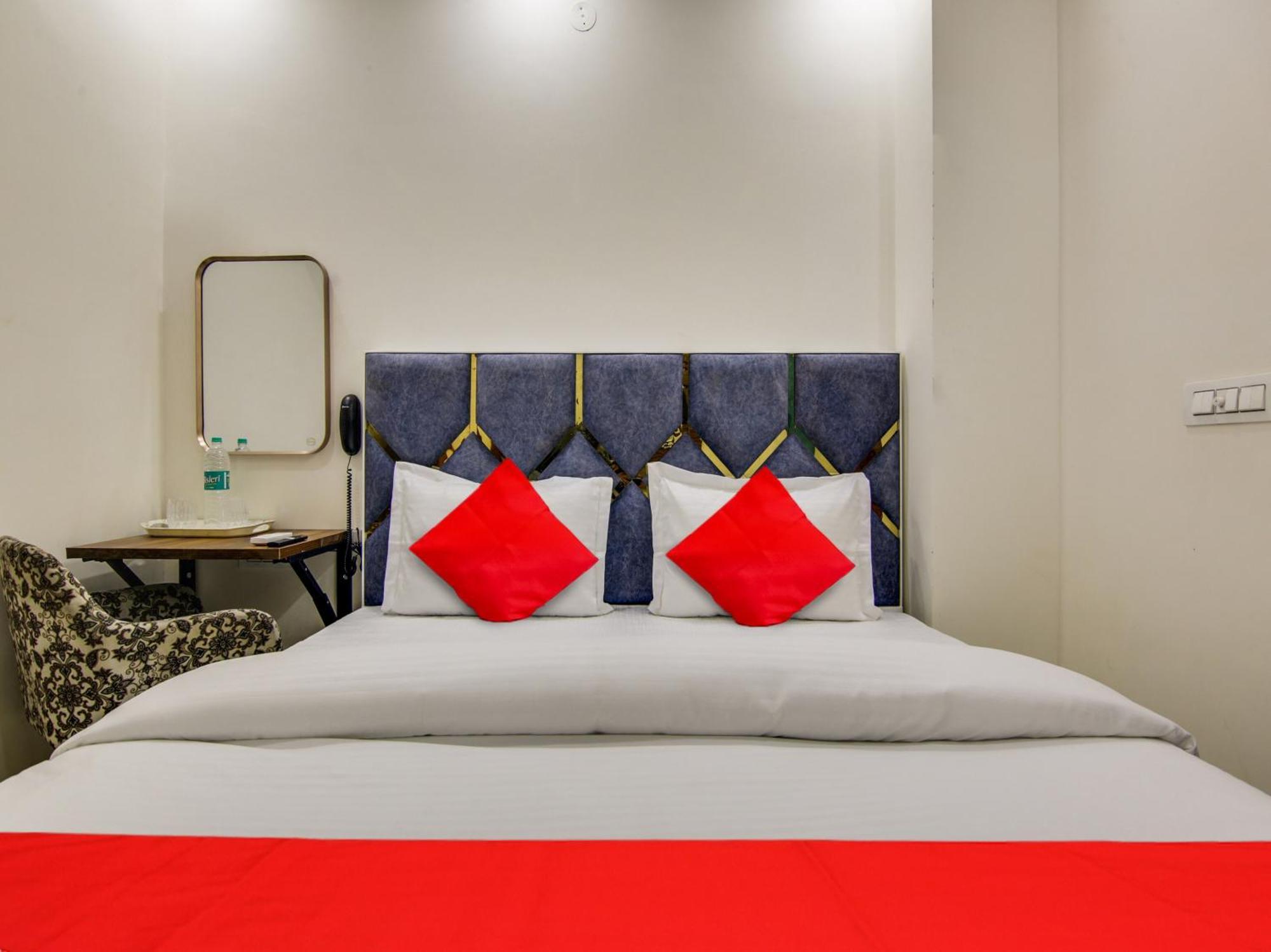 Hotel O Ar Residency Delhi  Exteriör bild